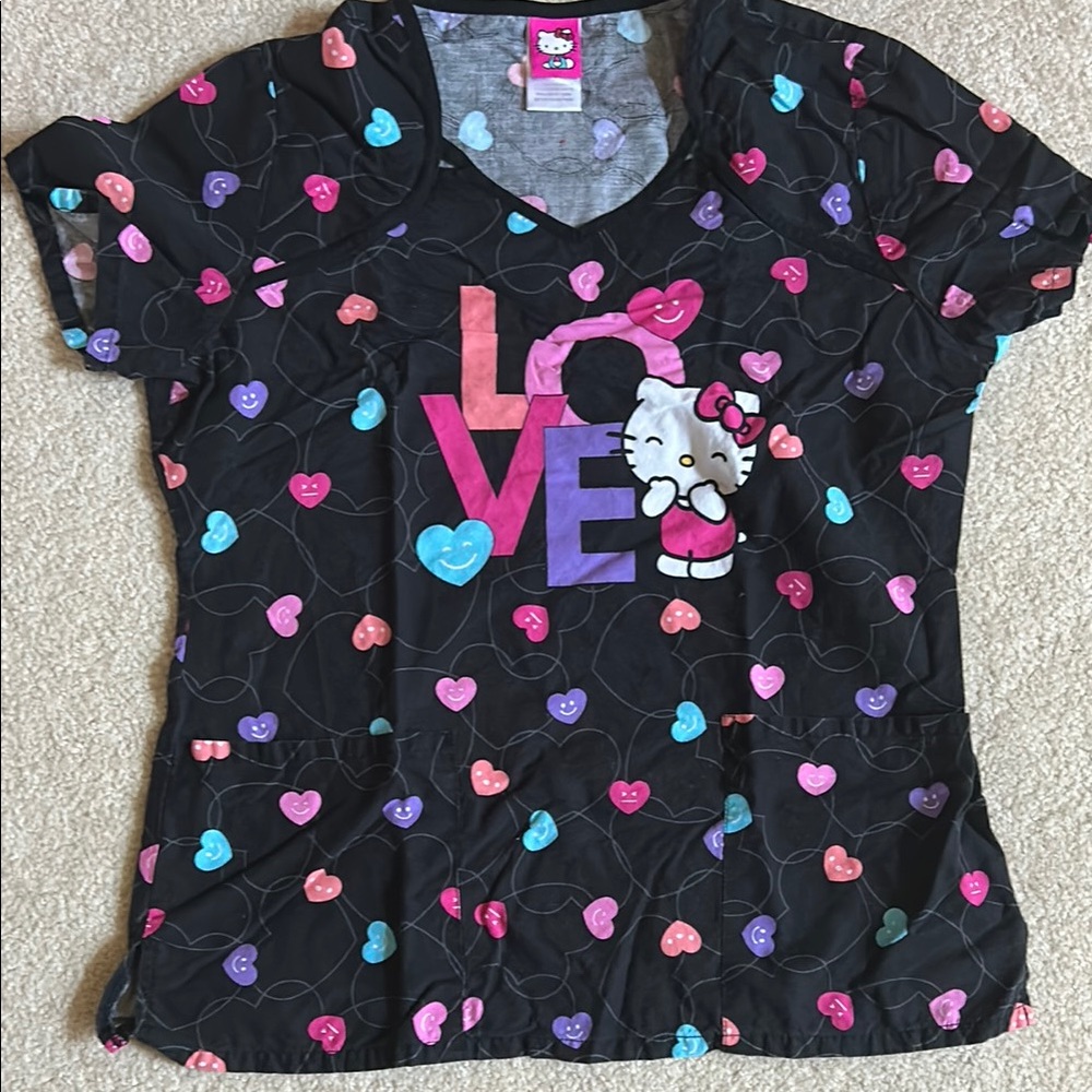 Hello Kitty Love Heart Print scrub Top